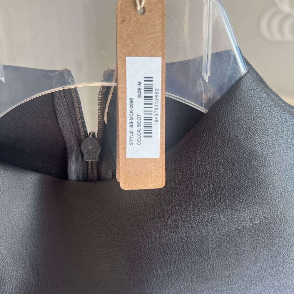 *NWT* SKIMS Faux Leather long sleeve bodysuit - Picture 4 of 6